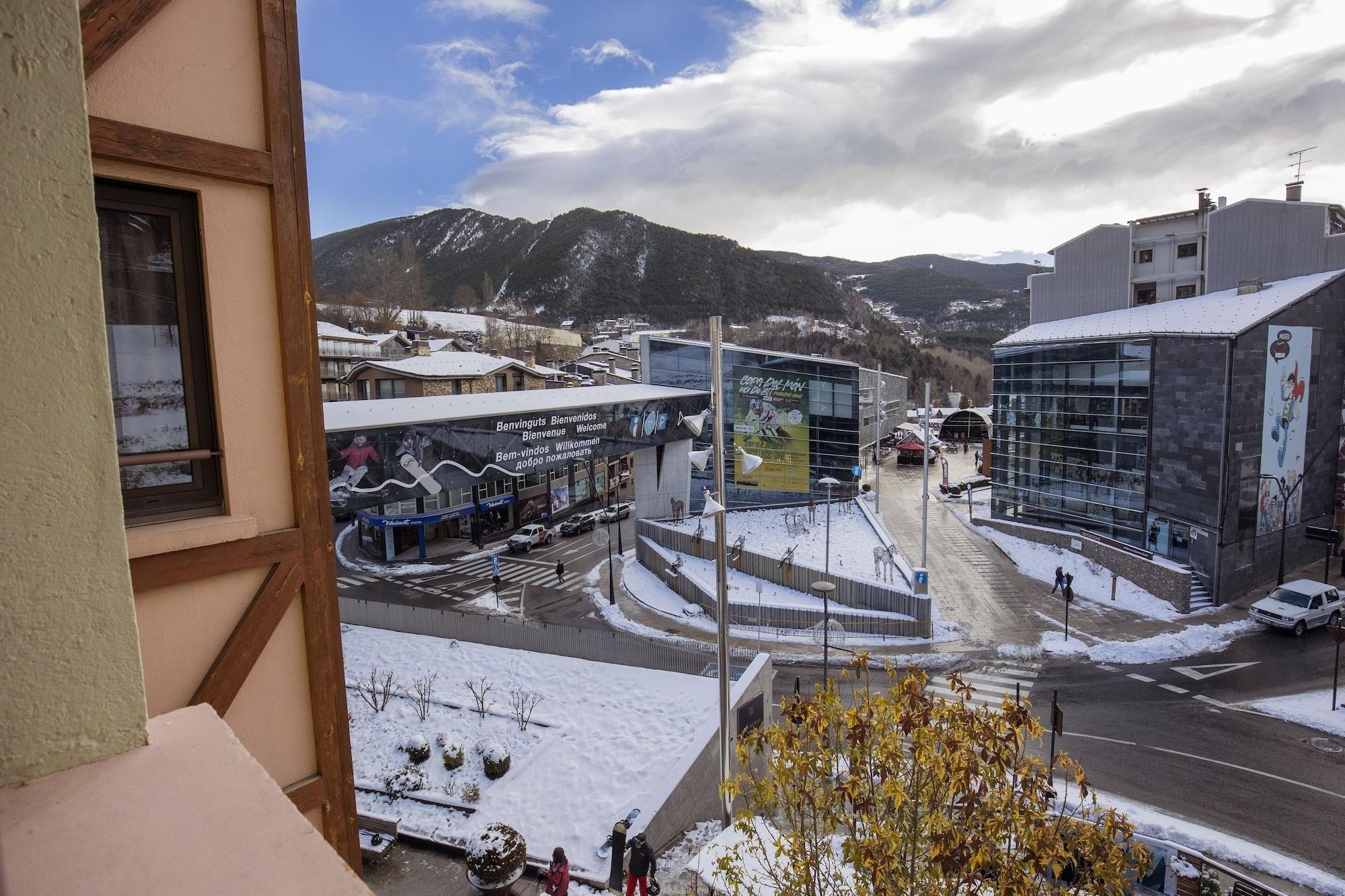 Font Andorra Hostel La Massana Zewnętrze zdjęcie